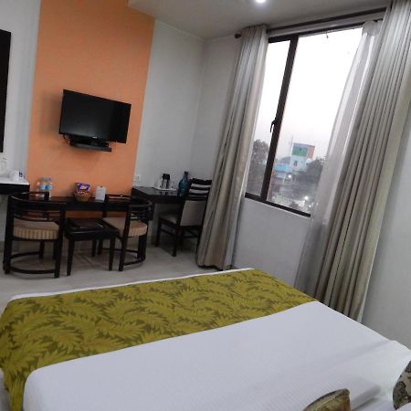 Hotel The Marque 马图拉 外观 照片