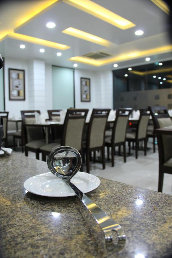 Hotel The Marque 马图拉 外观 照片